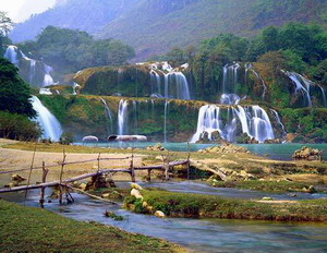 Vietnam Tours: Explorer North East of Vietnam by 4x4