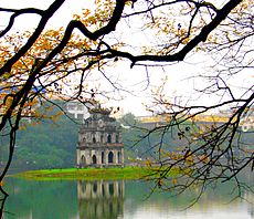 voyages vietnam, de couverte des patrimoines mondiaux au vietnam, le lac de hoan kiem